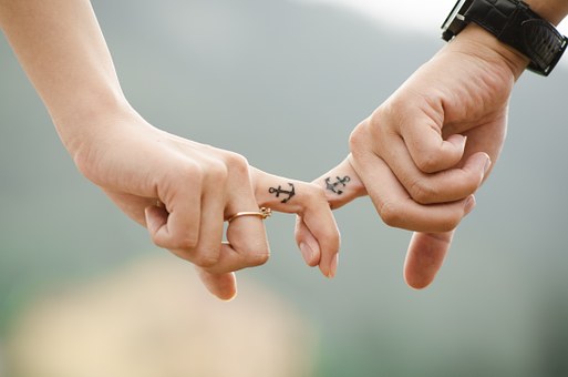 hands-437968__340